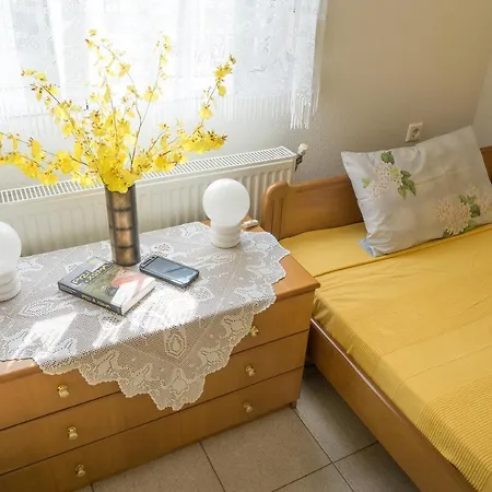 Nyaraló Big Country House, 10' From The Gomation
