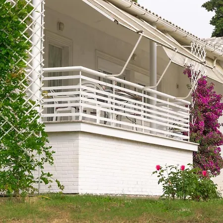 Nyaraló Big Country House, 10' From The Gomation