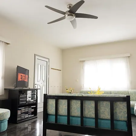 Nyaraló Big Country House, 10' From The