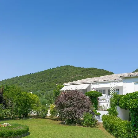 Big Country House, 10' From The Nyaraló